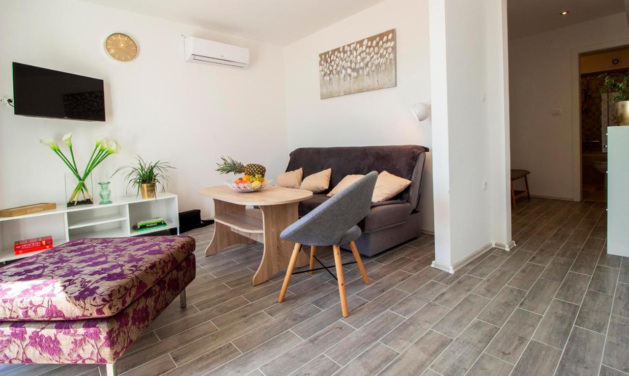 Hill Apartment With Private Pool Kučine Exteriér fotografie